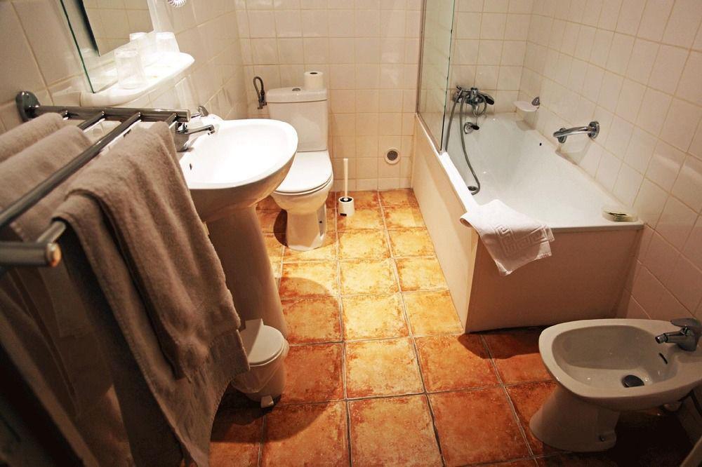 Logis Hotel Restaurant Auberge De L'Espinouse Fraisse-sur-Agout Zewnętrze zdjęcie